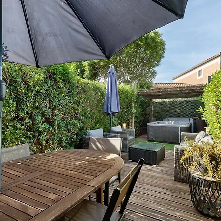 Ferienhaus Maison Jacuzzi Proche Tennis Camp