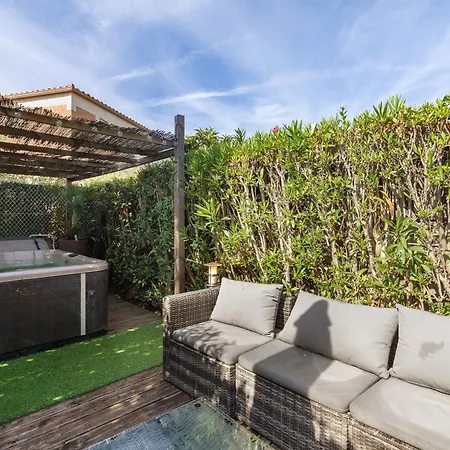 Maison Jacuzzi Proche Tennis Camp * Agde